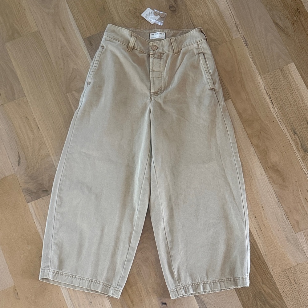 Free People We The Free Lay Down
Chino Trousers-Almond Buff-2-NWT